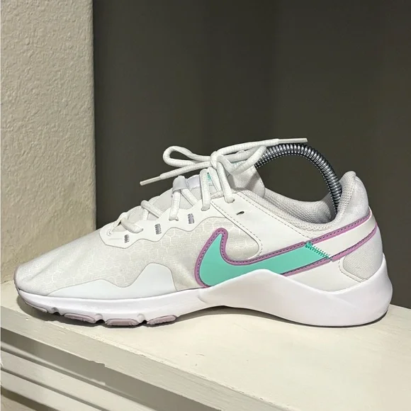 Wmns Nike Legend Essential 2 / White Green Glow  / CQ9545 100 / Great Shape Sz 8 - Picture 3 of 9